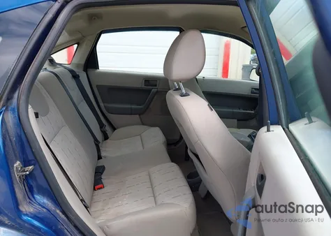 2008 Ford Focus Se/Ses z USA, uszkodzony, nr VIN 1FAHP35N48W280752